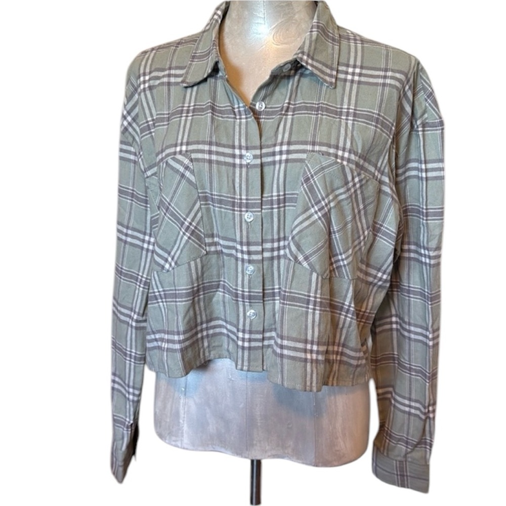 RSQ Women’s Flannel Cropped Button Down Top New No Tag Plaid Size Medium